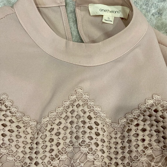 Nude/pale pink Lace blouse - Picture 4 of 5